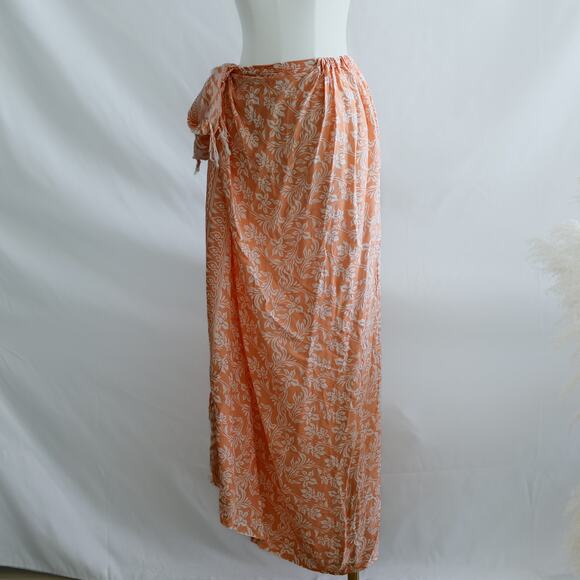 Lotus and Lime Hawaiian Pareo wrap Skirt NWT O/S - Picture 3 of 3